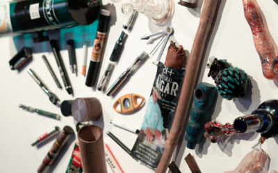 Identifying paraphernalia can be a quick way to establish a common bond across cultural lines. The camaraderie that is immediately apparent when two individuals find that they can share in the cannabis rituals can even transcend the language barrier. 🏽 #cannabisisaunifier #core #corecannabismuseum #americanwarden